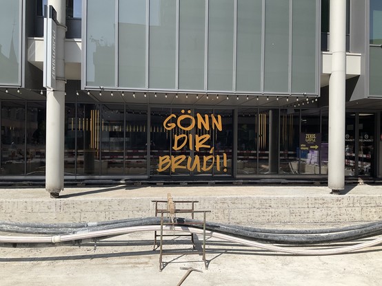 ZEKISWORLD

„GÖNN DIR BRUDI“

Eingang
MARKT
NEUMARKT