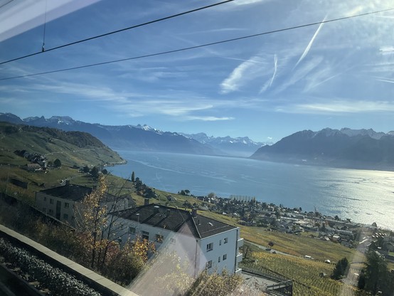 View of the Léman and the vineyards of the Lavaux from the train.
